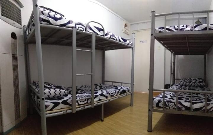 Mang Ben Dormitory Quezon City Eksteriør billede