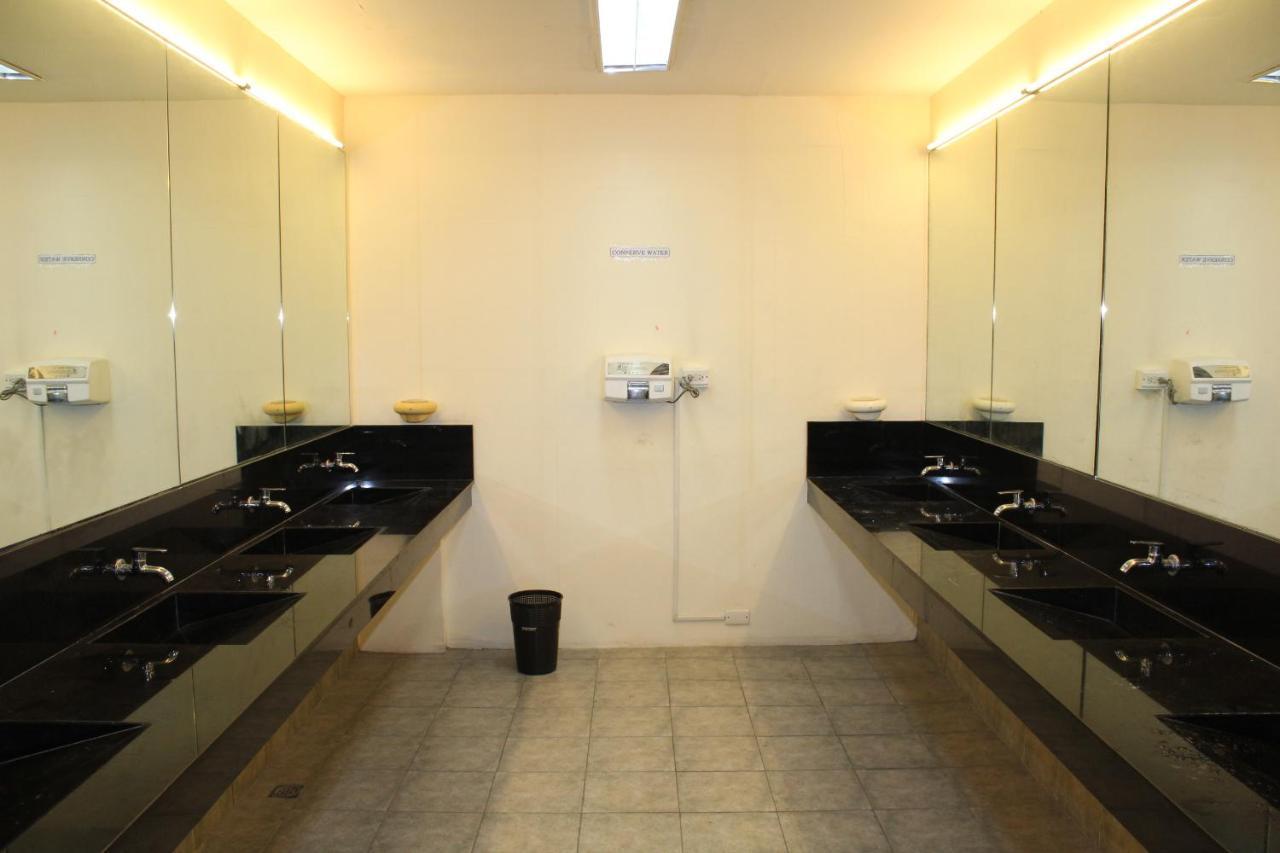 Mang Ben Dormitory Quezon City Eksteriør billede